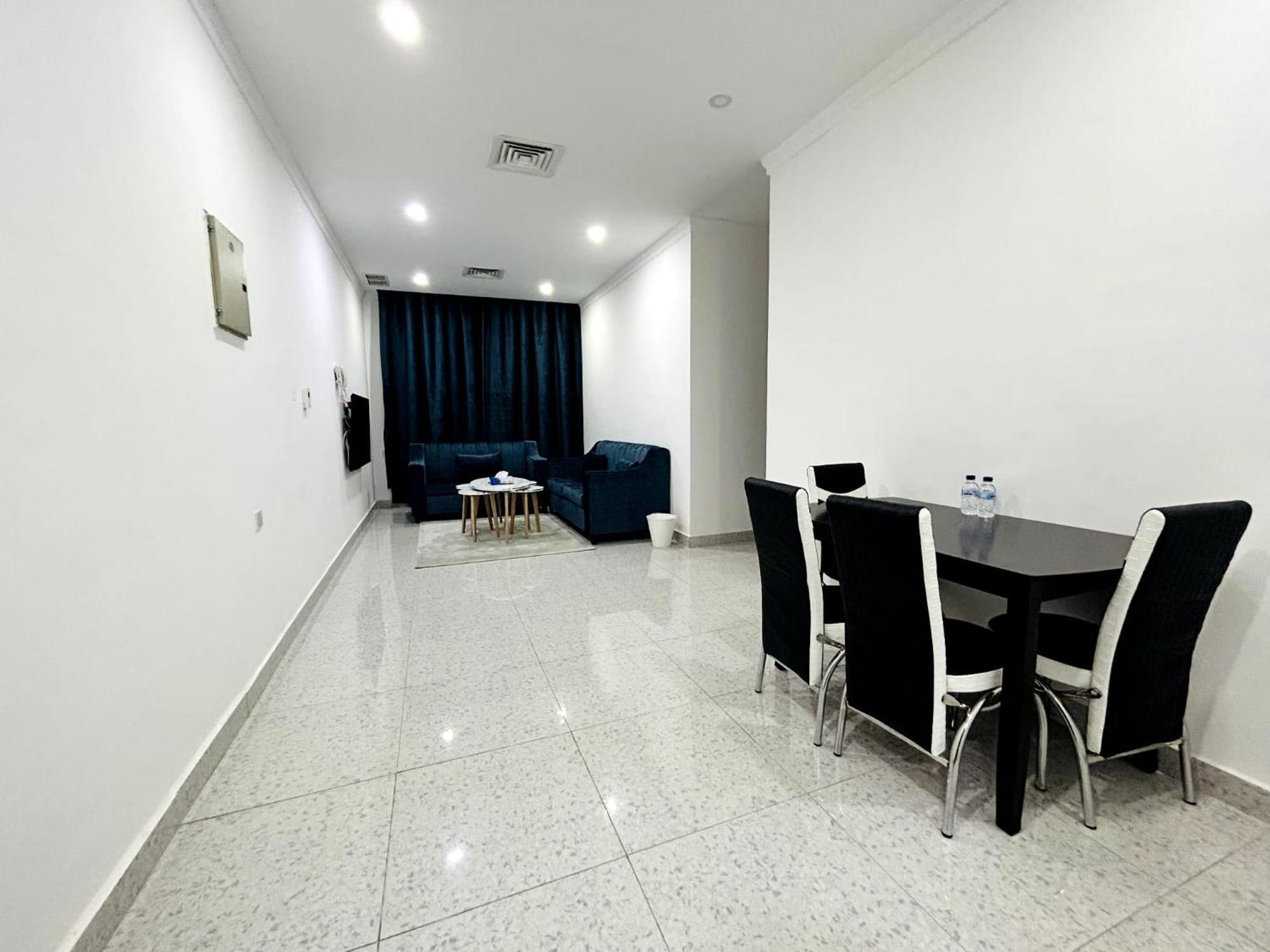 Апартаменты De Iris Regency Fahaheel Кувейт Экстерьер фото